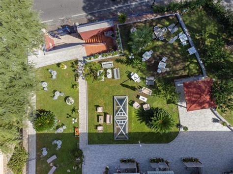  Il Giardino Wu Rui: Un'Oasi di Tranquillità nel Cuore Pulsante di Nanchang!