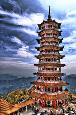  La Pagoda di Baogong: Una Torre Antica che Offre una Vista Mozzafiato sui Campi di Riso!